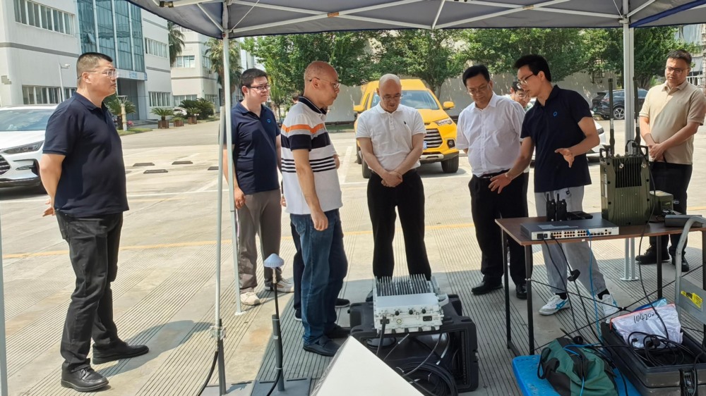 公司领导赴中航信虹调研.jpg